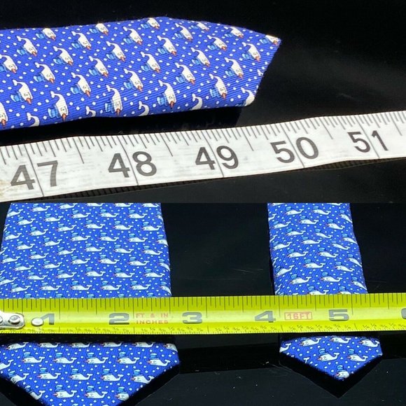 Vineyard Vines Children’s Tie New Whale Christmas - Picture 4 of 5